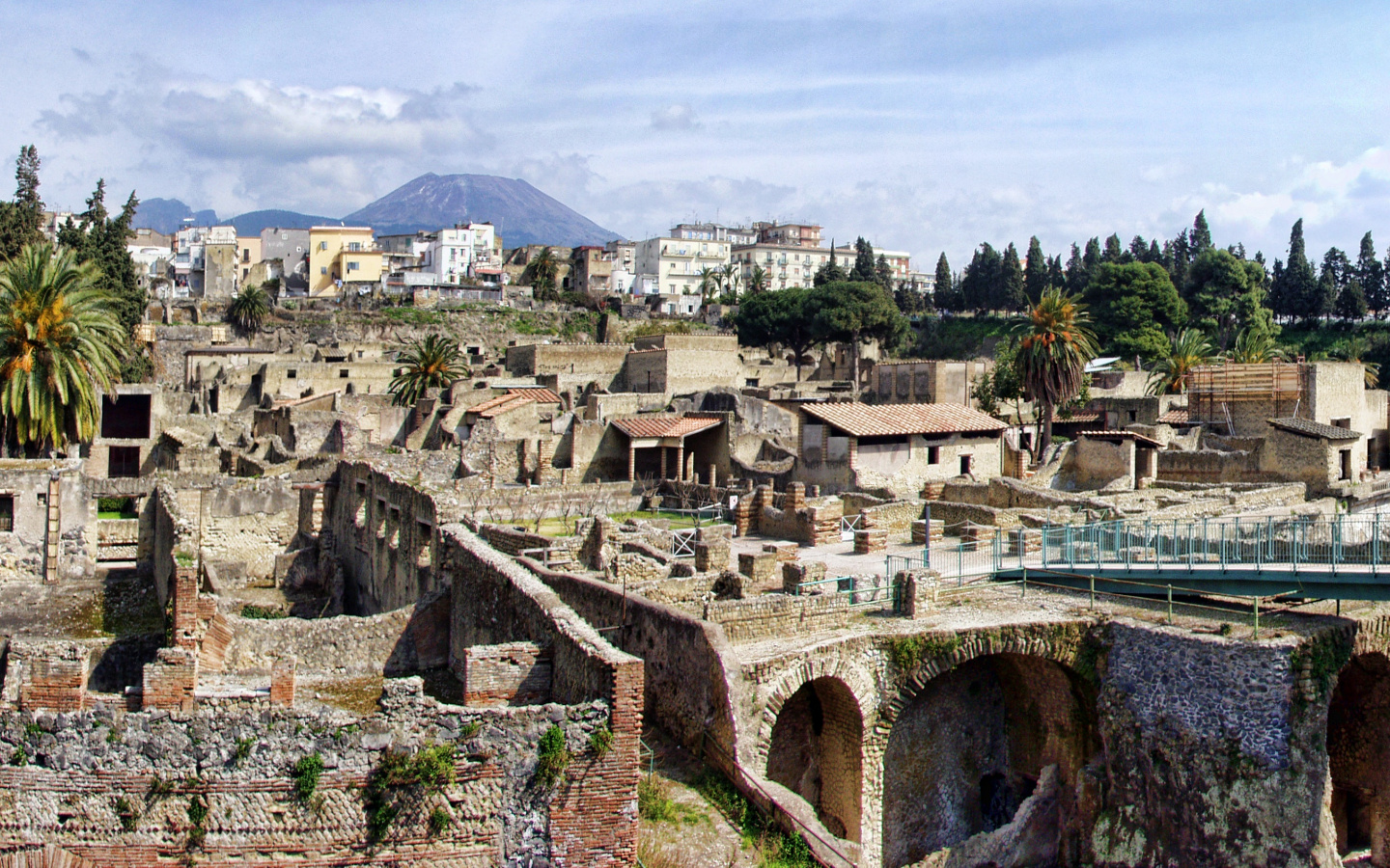 pompeii vesuvius and herculaneum tour